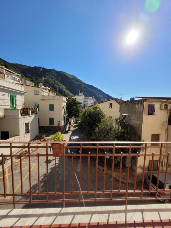 Вилла Casa "Paolo E Francesca" Monolocali Шилла Экстерьер фото